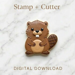 Puede incluir: Un juego de cortador y sello de galletas de castor marrón. La galleta tiene la forma de un castor de dibujos animados con un cuerpo marrón, una barriga beige y una cola plana. Se muestra el texto "Stamp + Cutter" y "DIGITAL DOWNLOAD".