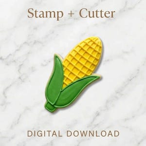 Puede incluir: Un cortador y sello de galletas con forma de maíz. La galleta es amarilla con un patrón de cuadrícula y hojas verdes. El texto "Stamp + Cutter" y "Digital Download" se muestra sobre un fondo de mármol.