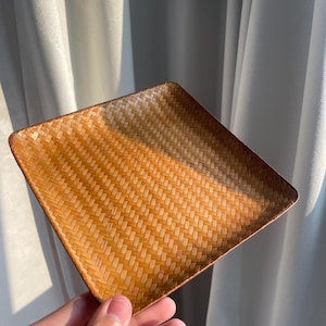 Bandeja de bambu artesanal para petiscos - Prato trançado para servir, fruteira ecológica, artesanato tradicional para decoração de casa.
