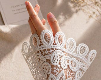 White Lace Detachable Collar, Vintage Floral Neck Accessory, Romantic Statement Piece