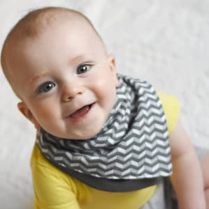 Bandana Bib Sewing Pattern: Baby Bib Sewing Project for Baby Shower Gift, Easy Sewing Pattern, Instant Download PDF Bandana Baby Bib Pattern
