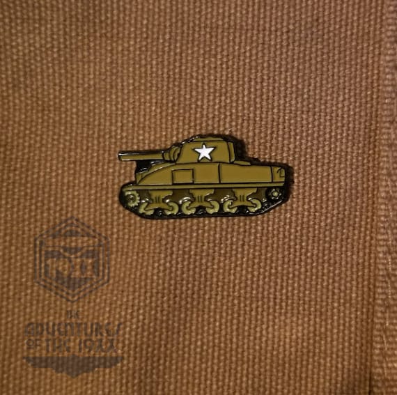 broche en argent ressemblant à une tortue (insigne militaire ou autre