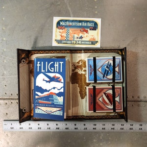 Conjunto de cartas de baralho Flight Logbook impresso pela Bicycle