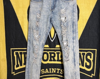 Liberty Square•Heavily Distressed•Light-Acid Wash•Denim•Jeans•Distinct•30x31•EUC