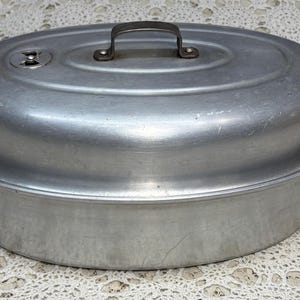 Vintage Mirro Large Roaster 877M Aluminum USA Vented Top Removable Rack 8-10 qt