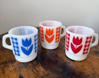 Vintage Termocrisa Tulip Mug | Retro Gingham Milk Glass Coffee Cup