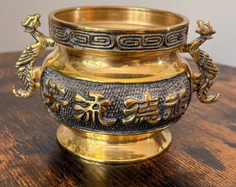 Vintage Chinese koperen wierookbrander met drakengrepen | Dubbelzijdige kalligrafie en keizerlijk drakenrelief wierookvat