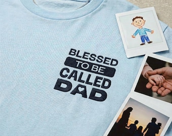 Gesegnet, genannt werden Dad bestickt T-Shirt | Shirt