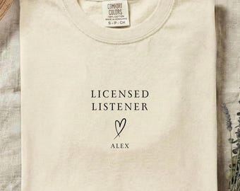 Minimalist Licensed Listener Heart Shirt, Custom Name Therapist Tee, Personalized Psychologist Social Worker Gift for Mental Health Advocate