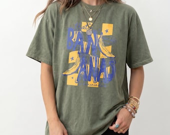 That's Bananas Retro Groovy Tee, Funny Banana Print Cream Crew Neck Shirt with "100% Wild" Accent，Groovy Banana Quote Shirt