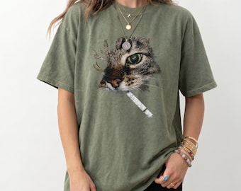 Smoking Cat Vintage Wash Tee, Edgy Realistic Tabby Cat Print Olive Green Crew Neck Shirt for Cat Lovers，Edgy Realistic Cat Portrait Tee