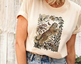 Vintage Woodblock Tiger Crane Tee, Asian Inspired Floral Tiger & Heron Print Off White Casual Crew Neck，Vintage Japanese Tiger  Crane Tee