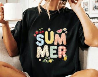 Cute Summer Patchwork Tee, Gingham & Floral Letter Print with Watermelon Strawberry Black Crew Neck，Seasonal Fruit Accent Print Black  Top
