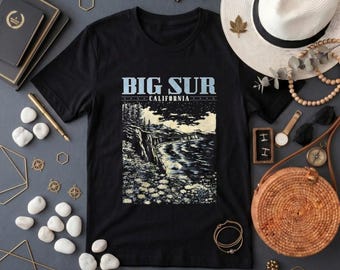 Camiseta gráfica informal negra con estampado de paisaje nocturno de acantilados de Big Sur, California, estilo vintage, para viajes al aire libre.