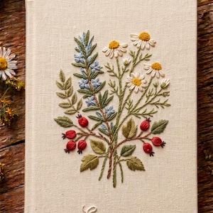 Personlig handbroderad anteckningsbok | Anpassad blombok med namn | Bukettdagbok | Present till henne | Broderad anteckningsbok i linnetyg A5/A6