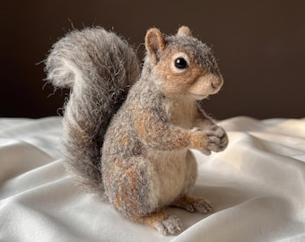 Figura de ardilla de fieltro de aguja personalizada, escultura realista de animal del bosque, decoración de bosque de lana