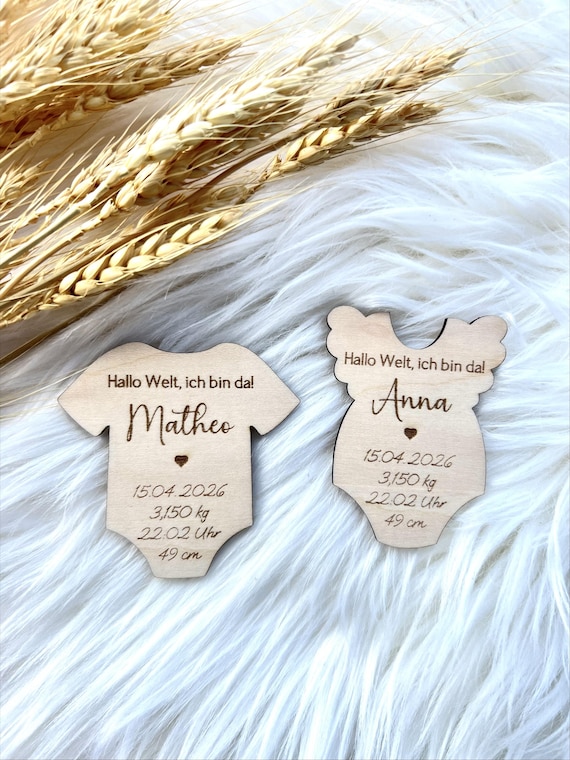 Geschenk zur Geburt Neugeborenes | Personalisierter Baby Magnet Holz | Geburtsdaten Schild Body | Baby Name Datum Gewicht Größe | Erinnerung