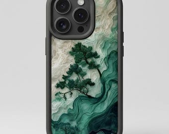 Op de afbeelding: Zwarte telefoonhoes met een op de natuur geïnspireerd ontwerp. De hoes toont een groene boom tegen een achtergrond van wervelende groene en witte abstracte patronen. De telefoonhoes heeft een zwarte rand en een camera-uitsparing.