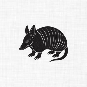 Puede incluir: Ilustración en blanco y negro de un armadillo. El armadillo se representa de perfil, con su distintiva concha y pequeñas orejas. La imagen está sobre un fondo blanco con un sutil patrón texturizado.