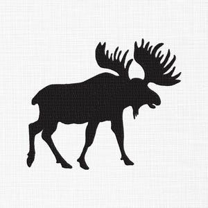 Puede incluir: Silueta negra de un alce con grandes astas, caminando hacia la izquierda. El alce se representa en un estilo gráfico simple sobre un fondo blanco texturizado. La imagen es una representación minimalista de la vida silvestre.