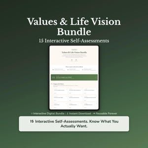 Puede incluir: Un paquete digital titulado "Values & Life Vision Bundle" con 15 autoevaluaciones interactivas. La imagen muestra una tableta que muestra un cuaderno de trabajo con secciones verdes y blancas. El texto incluye "Interactive Digital Bundle" y "Know What You Actually Want."