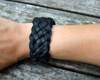 Oiled leather braided bracelet - Hand stitched. Choose your color