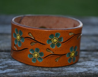 Hand tooled Leather cuff - Flower design