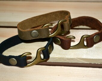 Simple leather bracelet with antique bronze hook clasp