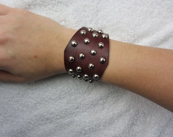Studded leather cuff bracelet - Diamond shaped