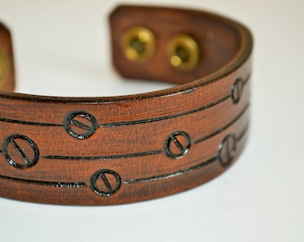 Brown leather bracelet hand tooled - Steampunk