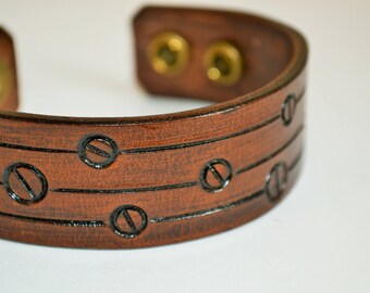 Brown leather bracelet hand tooled - Steampunk