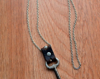 Vintage skeleton key necklace with bead