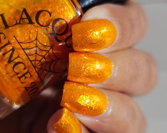 Catching the Sun on the Tip of My Tongue Nagellak van Lacquistry