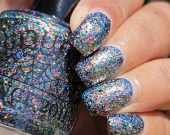 A Lover of Sky en Koi-nagellak van Lacquistry