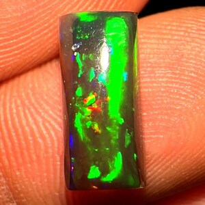 Cabujón de ópalo etíope Welo Fire, gema rectangular de ópalo negro de 1,50 ct (13x6x4 mm)