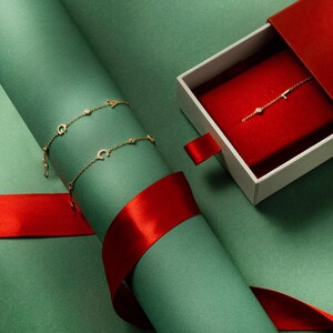 イニシャルダイヤモンドブレスレット 14Kゴールド、パーソナライズされたレターブレスレット、繊細なブレスレット、カスタムイニシャルジュエリー、ミニマリストブレスレット、女性へのギフト