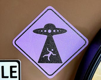 Znak ścienny z obcym UFO