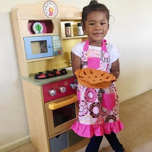 Donut Apron, Children Apron, Toddler apron, Girl Apron, Baking Apron, Cooking Apron, Kids Apron, Little Girls Apron, Retro Style Apron