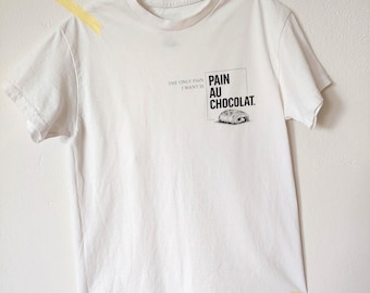 Pain au Chocolat Shirt | French Bakery T-Shirt | Croissant Lover Gift | Coffee Lover Tee | Minimal Food Graphic Shirt | Unisex Tee