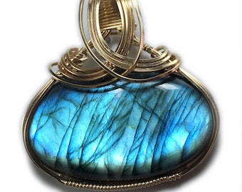 Rocks2Rings Pendentif Love en labradorite, bleu éclairs, rempli d'or 14 carats et collier en cuir noir, bijoux en fil métallique 1G1 ZP