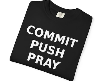 コミット、プッシュ、プレイTシャツ | 面白い開発者向けGitユーモアTシャツ