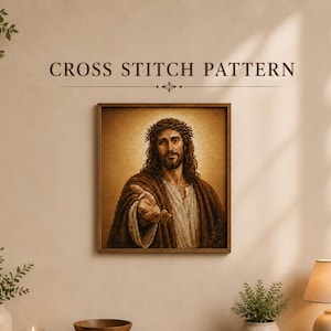 Puede incluir: Un patrón de punto de cruz enmarcado que muestra el retrato de un hombre con cabello castaño largo y barba, que lleva una corona de espinas y una túnica marrón, con una mano extendida. El texto CROSS STITCH PATTERN aparece sobre la imagen.