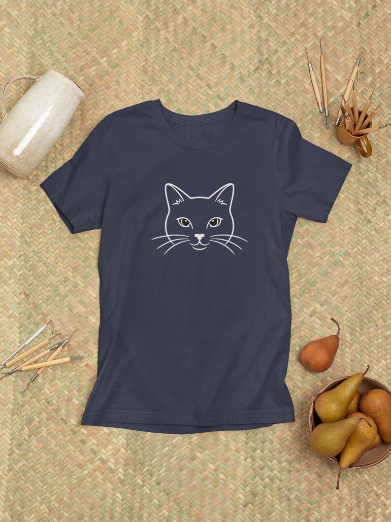 Minimalist Katzen Gesicht Shirt, Line Art Kitty T-Shirt, Tier Liebhaber Geschenk, Einfache Tier Grafik Bild 4