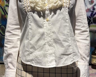 Koszula smokingowa ETRO Vintage White z falbanką, wyprodukowana we Włoszech z koronkowymi detalami – elegancka koszula – rozmiar IT 44