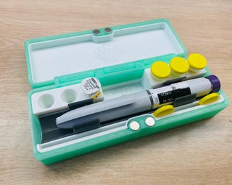 Smart Injector Pen Travel Case : Translucent Edition – Stylish Secure Storage for Mounjaro, Wegovy and Insulin Pens