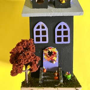 Autumn decor, halloween house, autumn house, home decor, fall decor, Halloween village, autumn scene, Halloween decor, spooky house, wood