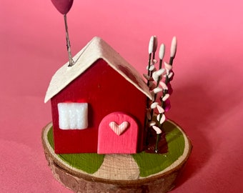 Valentines house, wood house, mini wood house, Valentine’s Day house, Valentine’s Day decor, miniatures, fairy garden house, country cottage