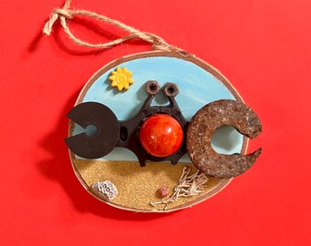 Recycled Metal Crab Wall Art: Beachy Wood Slice Decor