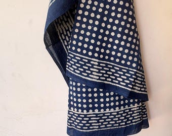 Katoenen sarong met Indiase handblokprint – Indigoblauwe stippen Boho strandkleed