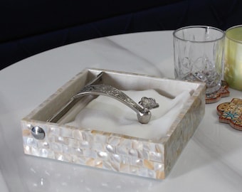 Soporte para pañuelos de papel hecho a mano con nácar / Organizador de tocador cuadrado de lujo con incrustaciones (8x8x2")